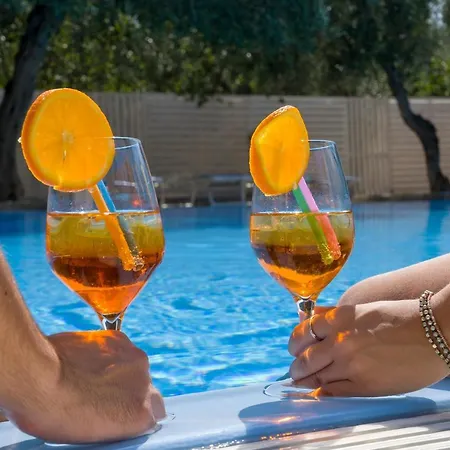 Ulivo Mit Pool Und Privatstrand -1